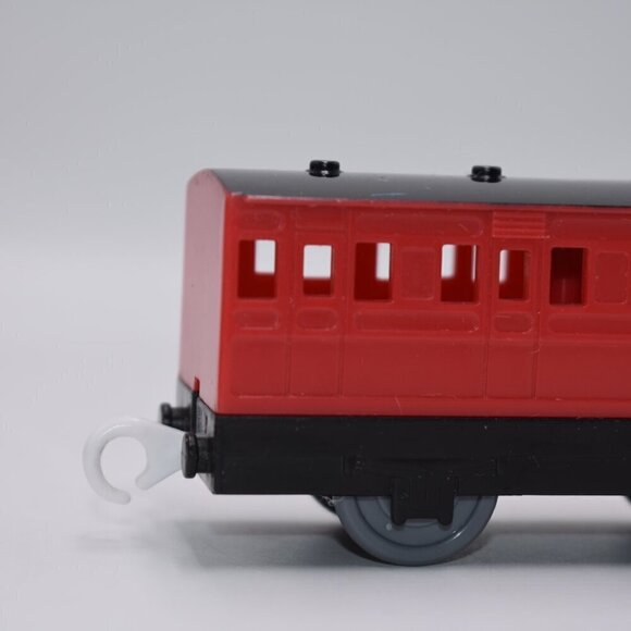 Thomas & Friends Trackmaster Train Tank Engine Red Black Coach Car 2006 Hit Toy - Picture 2 of 7